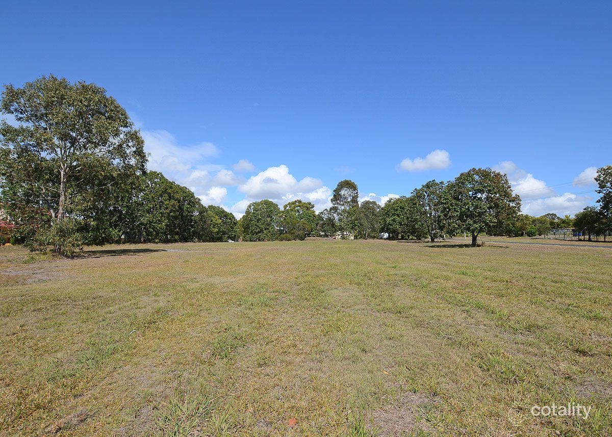 1 Moys Rd, Booral, QLD 4655