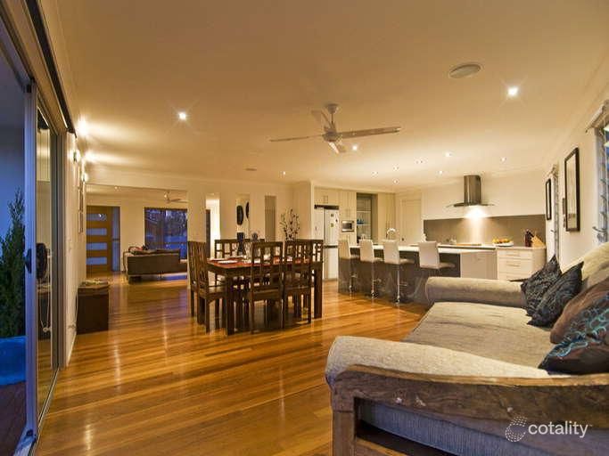 28 Mountain View Ave, Burleigh Waters, QLD 4220