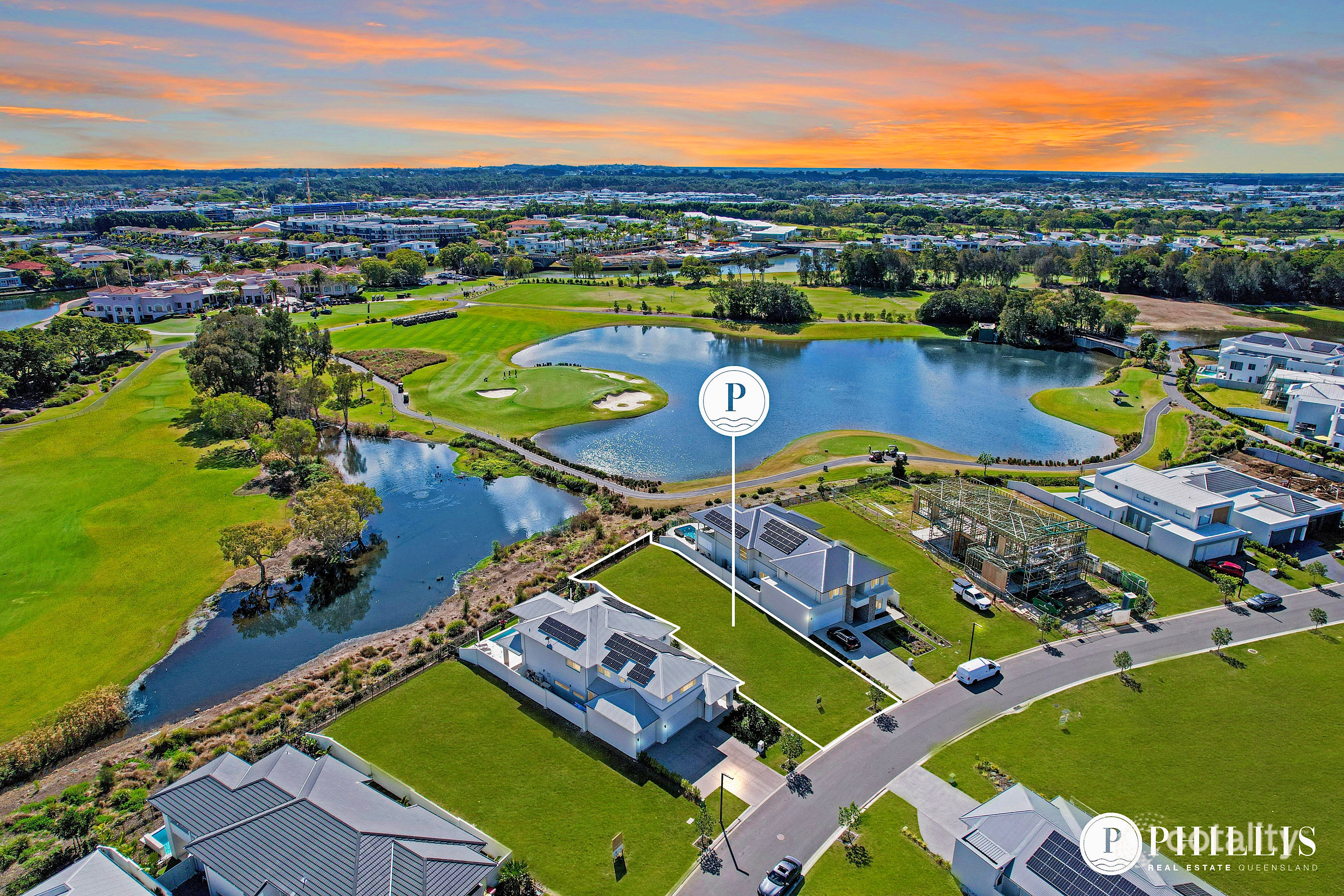 9221 Peter Senior Dr, Hope Island, QLD 4212