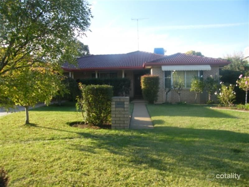 15 Wyndham Ave, Forbes, NSW 2871