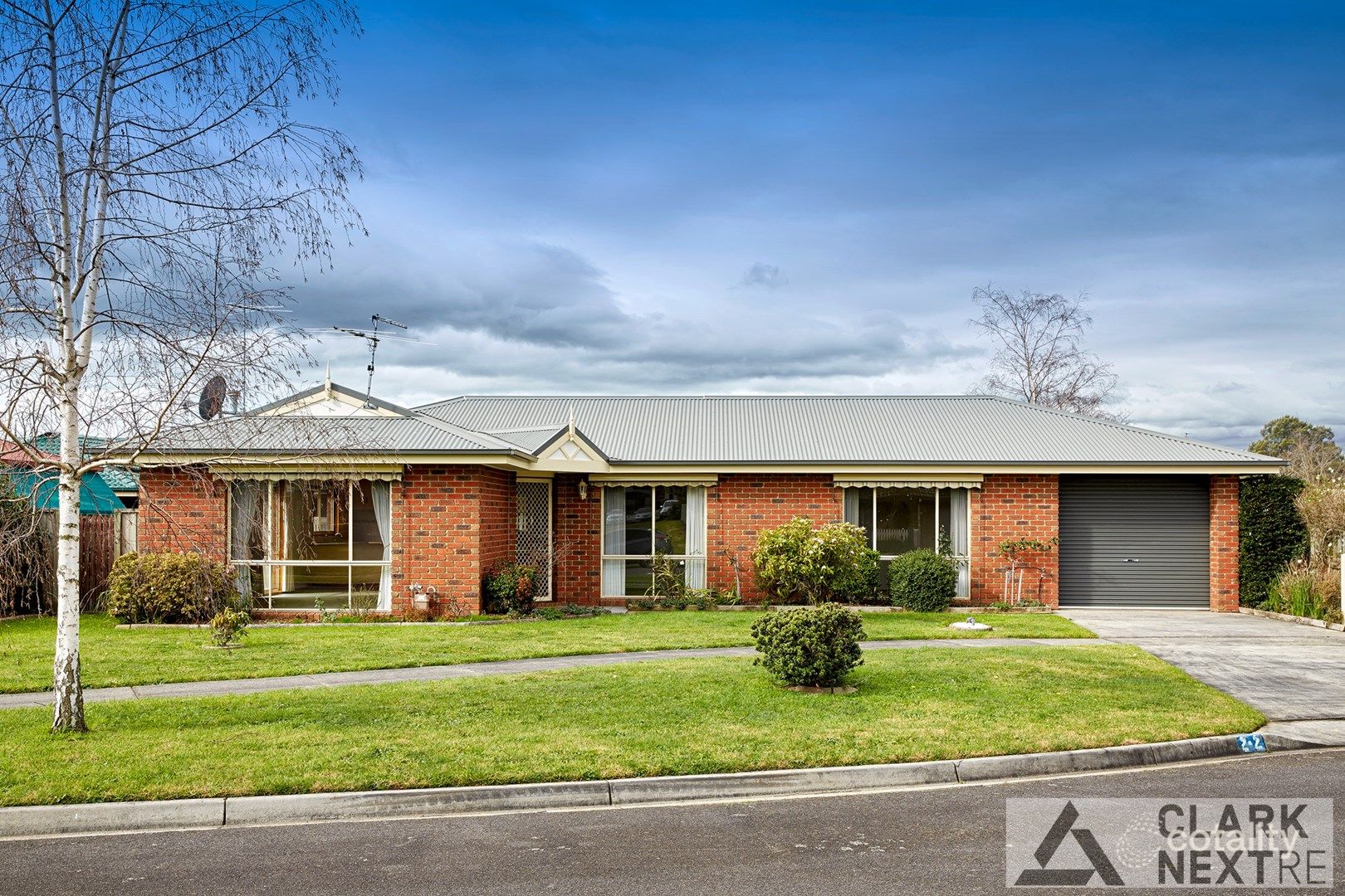 2/2 Janette Cl, Warragul, VIC 3820