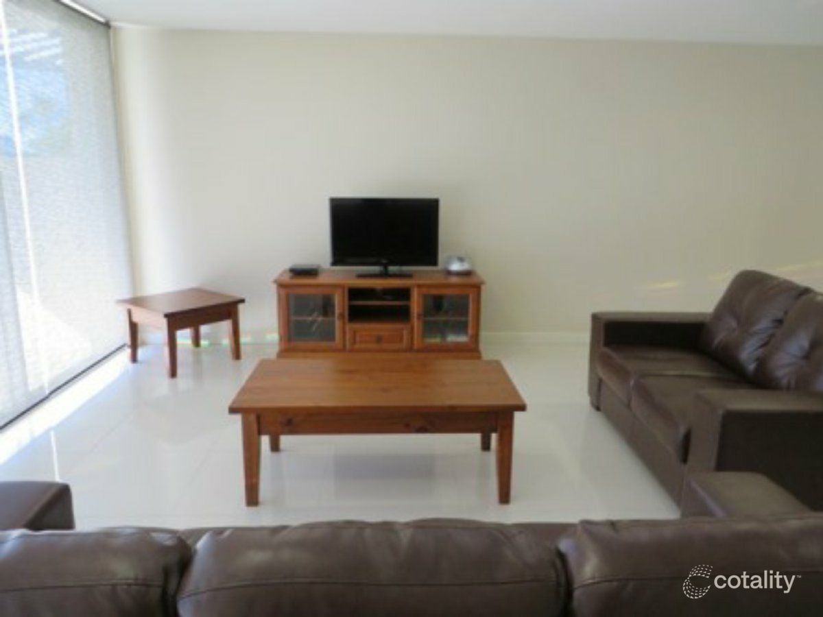 2/2 The Promenade, Boyne Island, QLD 4680