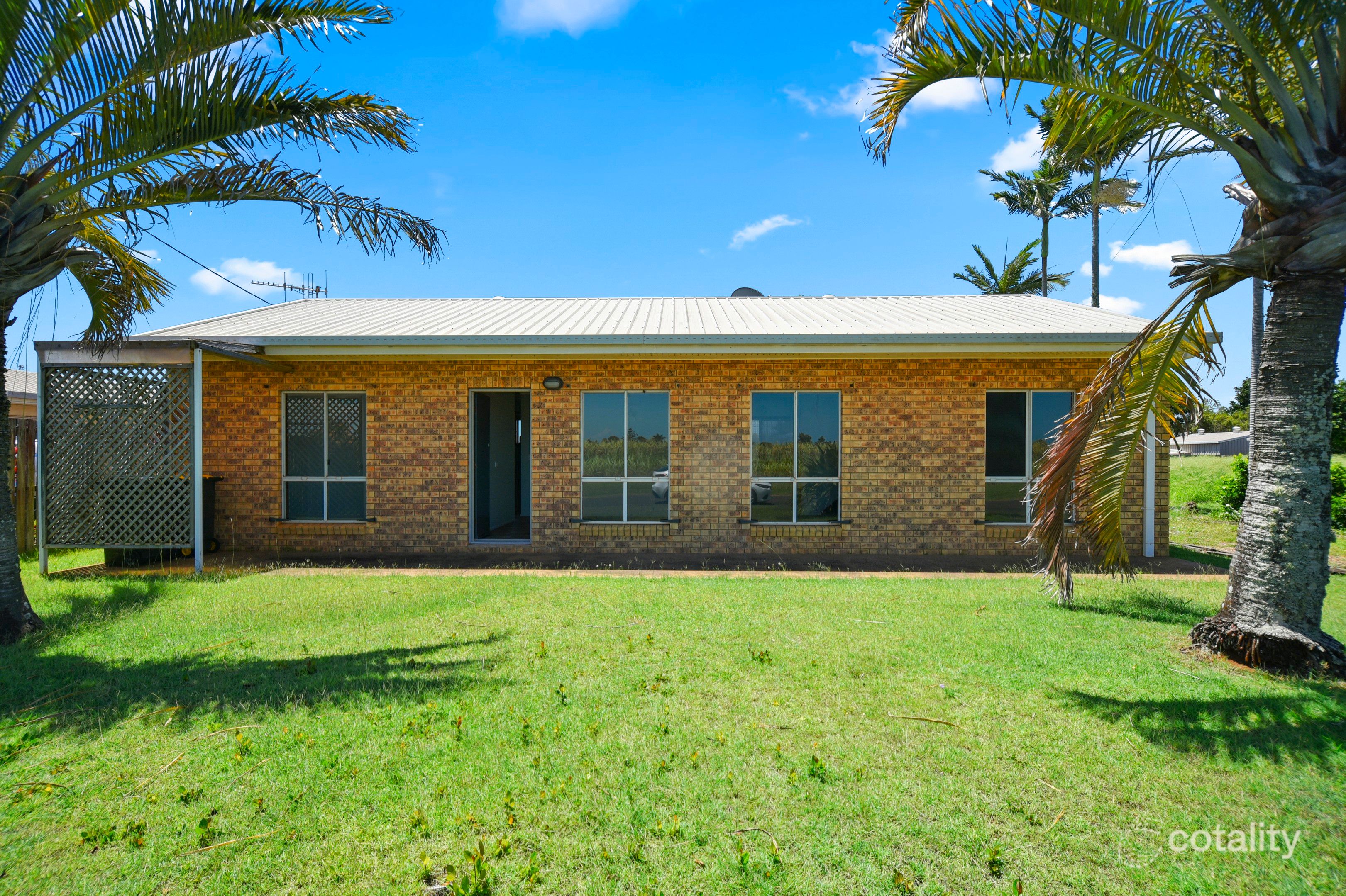 12 Dante St, Burnett Heads, QLD 4670