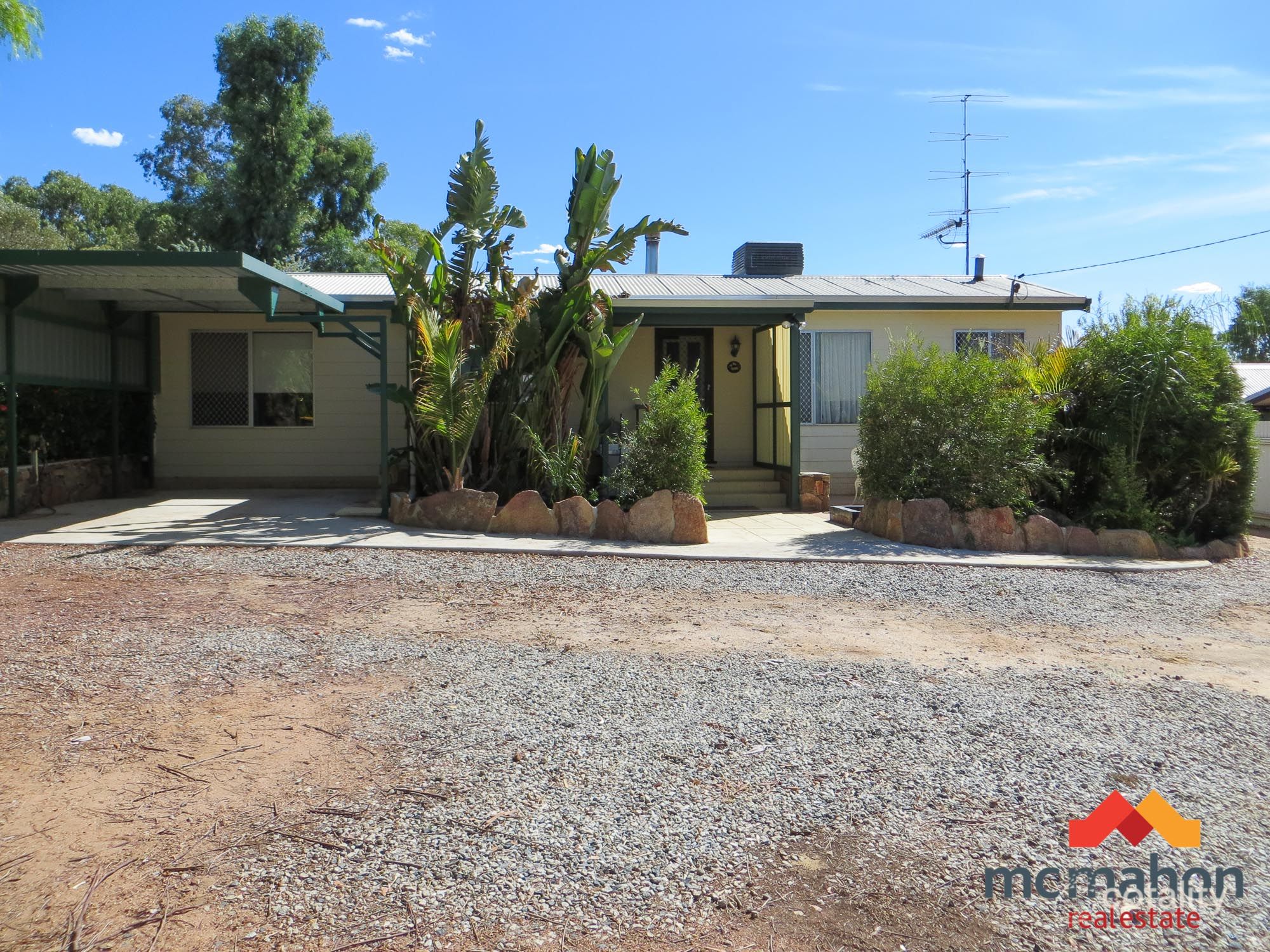 11 Thomson St, York, WA 6302