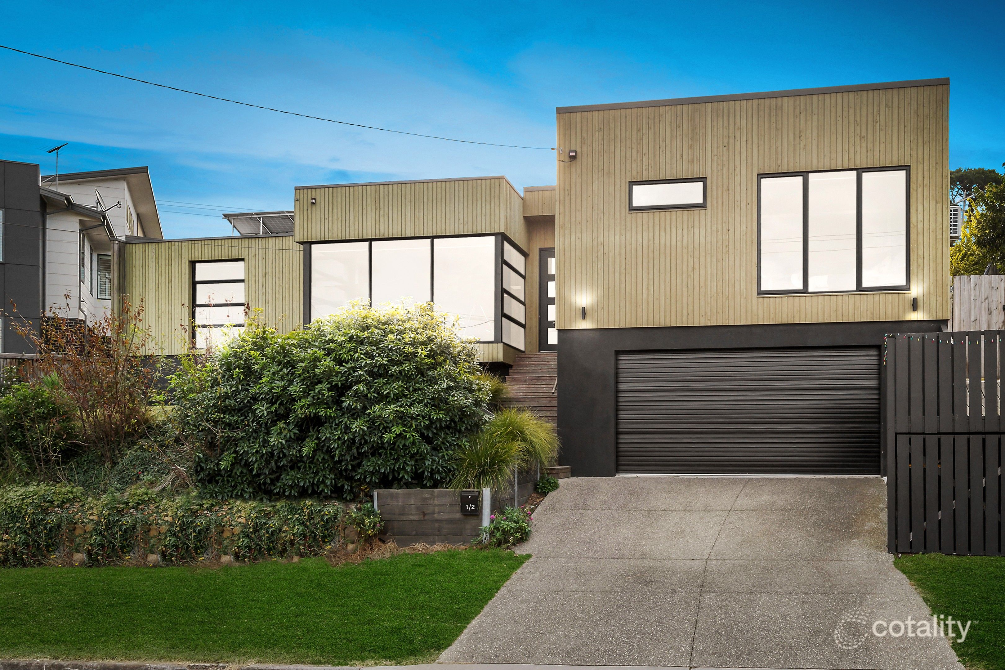 1/2 Culzean Cres, Highton, VIC 3216