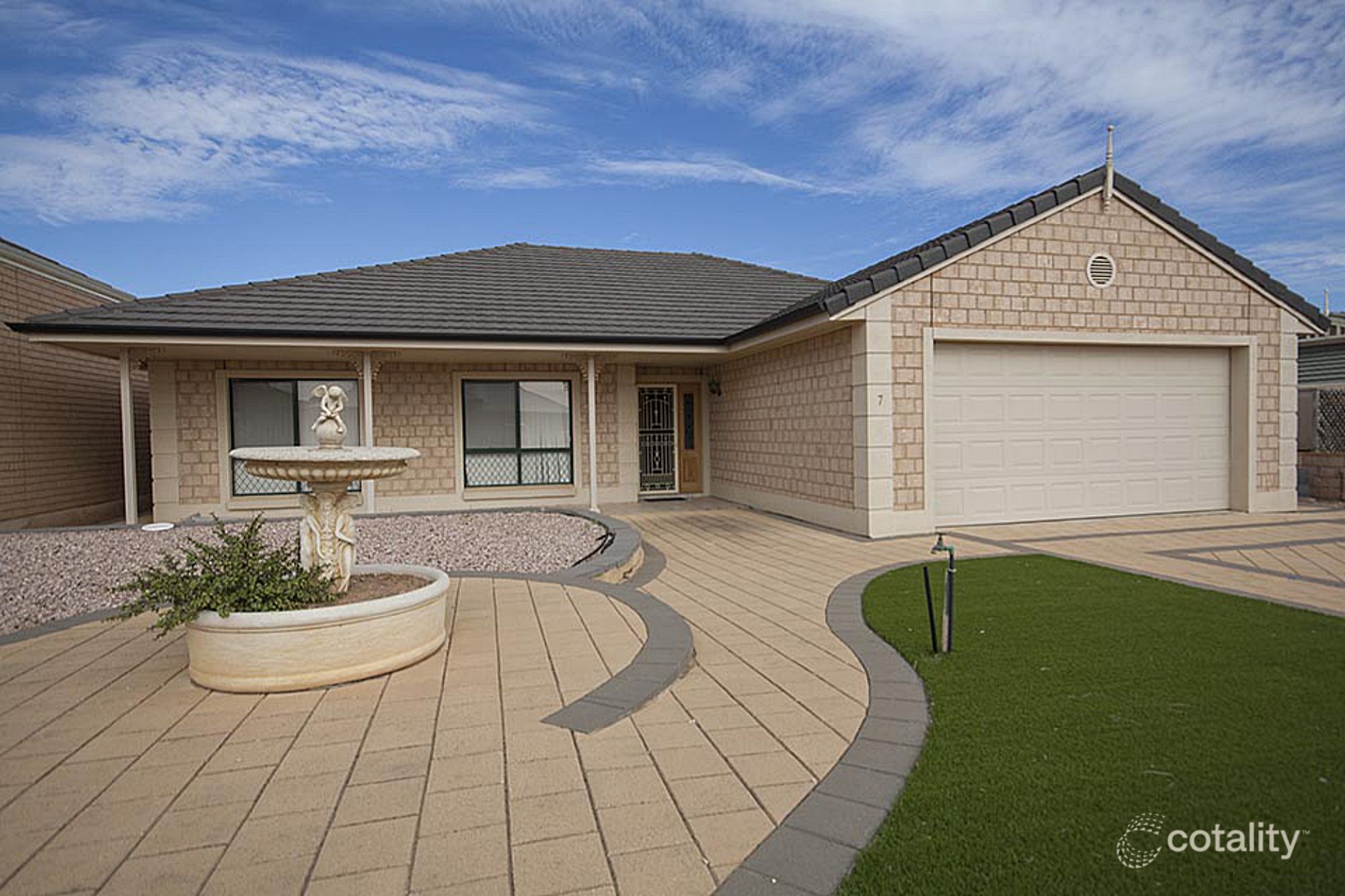 7 Gilmore Cres, Wallaroo, SA 5556