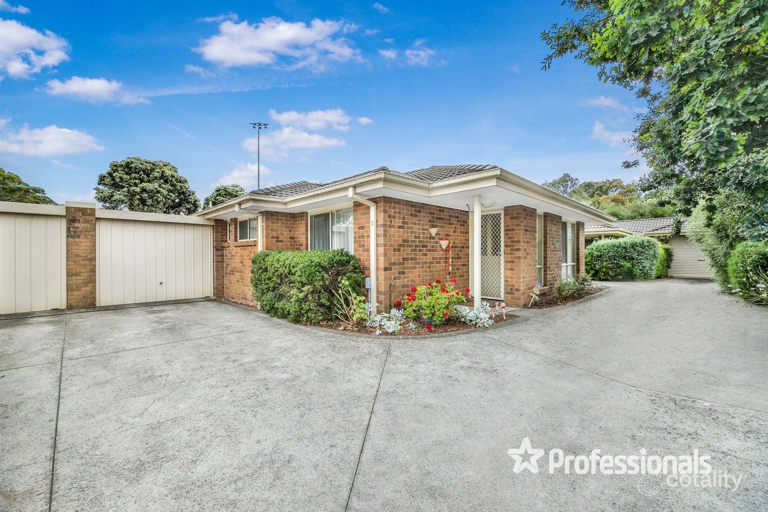 2/111 Colchester Rd, Kilsyth, VIC 3137