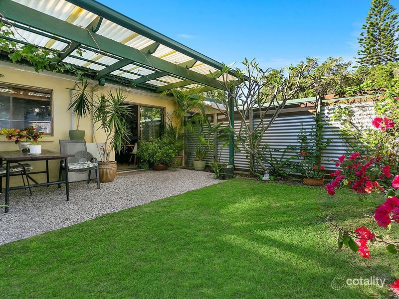 2/5 Nebula St, Sunshine Beach, QLD 4567