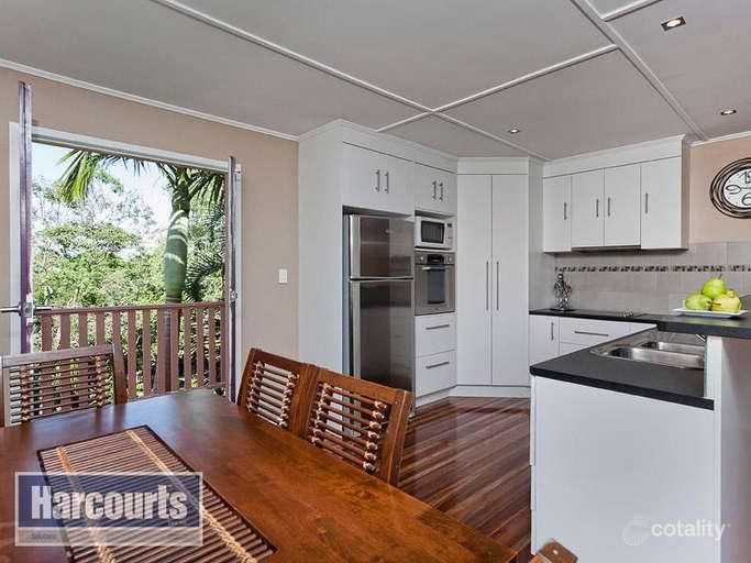 143 Camelia Ave, Everton Hills, QLD 4053