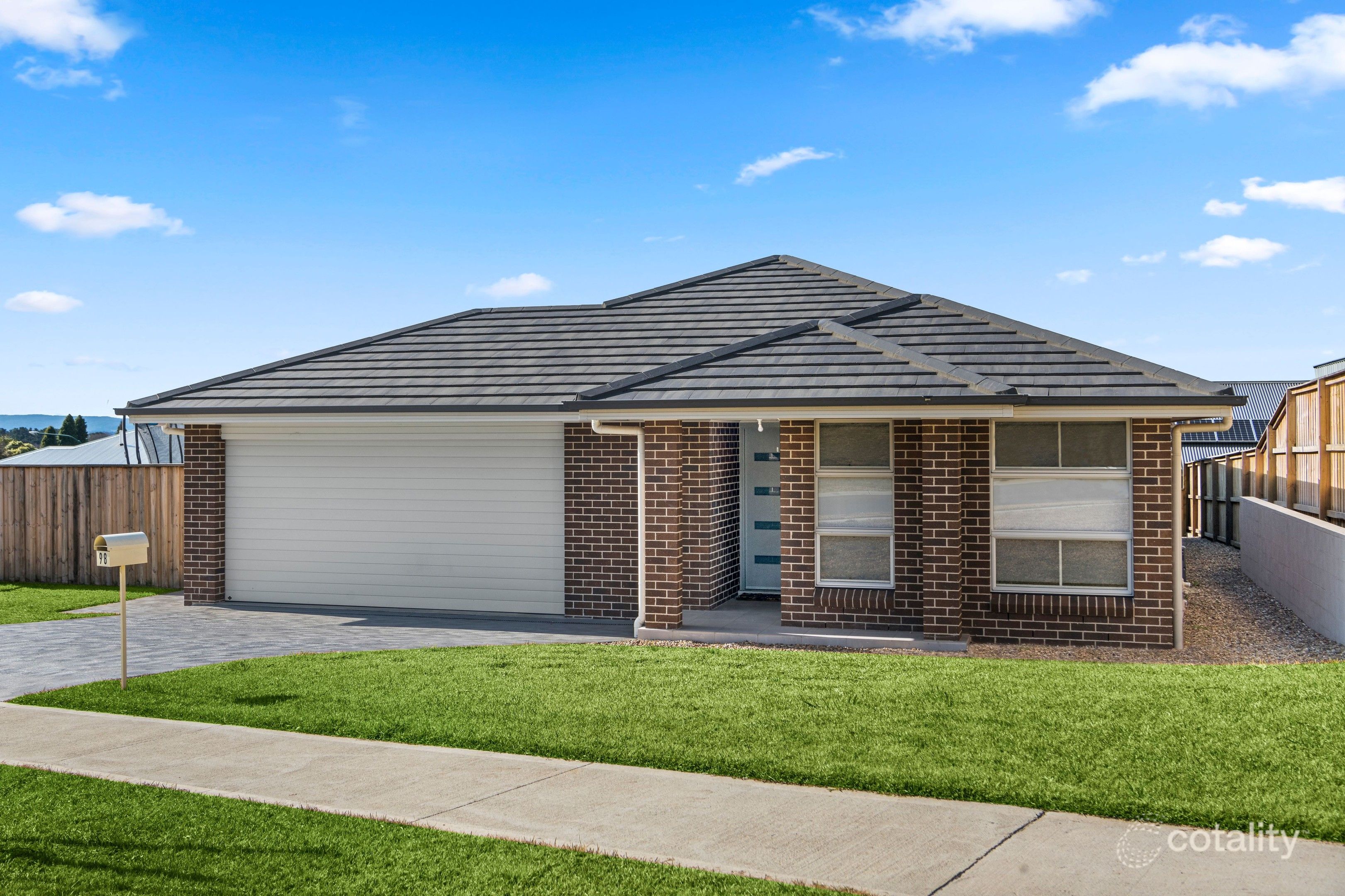 98 Darraby Dr, Moss Vale, NSW 2577