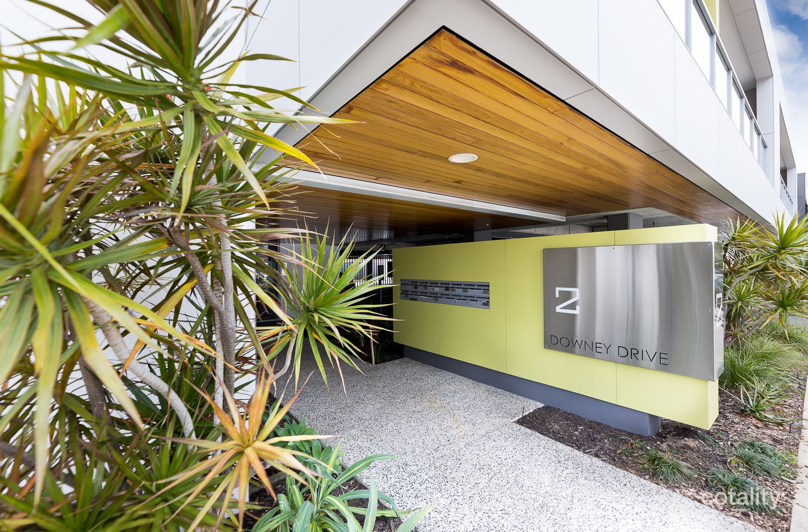 14/2 Downey Dr, Como, WA 6152