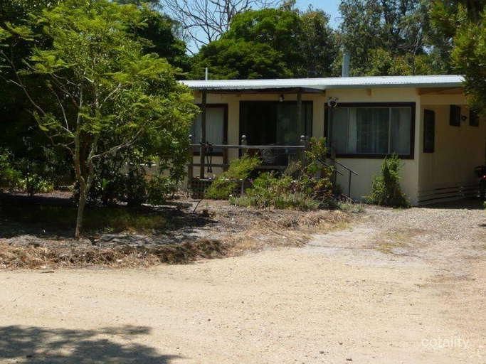 9 Fourth Ave, Raymond Island, VIC 3880