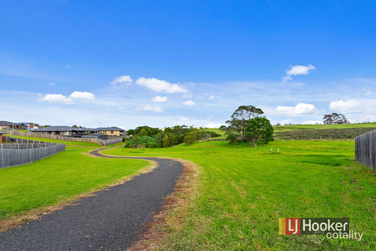 10 Luke Ct, Lakes Entrance, VIC 3909