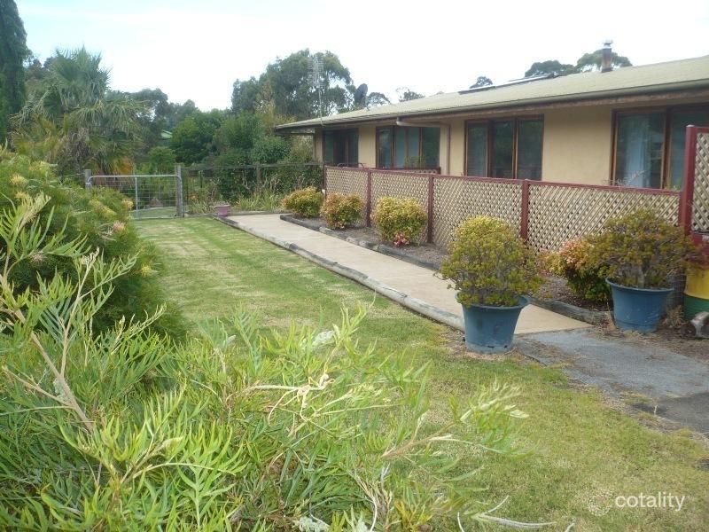 9 Clarke St, Wolumla, NSW 2550