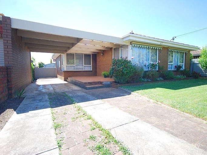 16 Montgomery St, Wendouree, VIC 3355