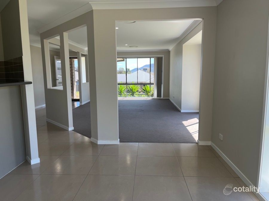 11 Bellbird St, Calala, NSW 2340