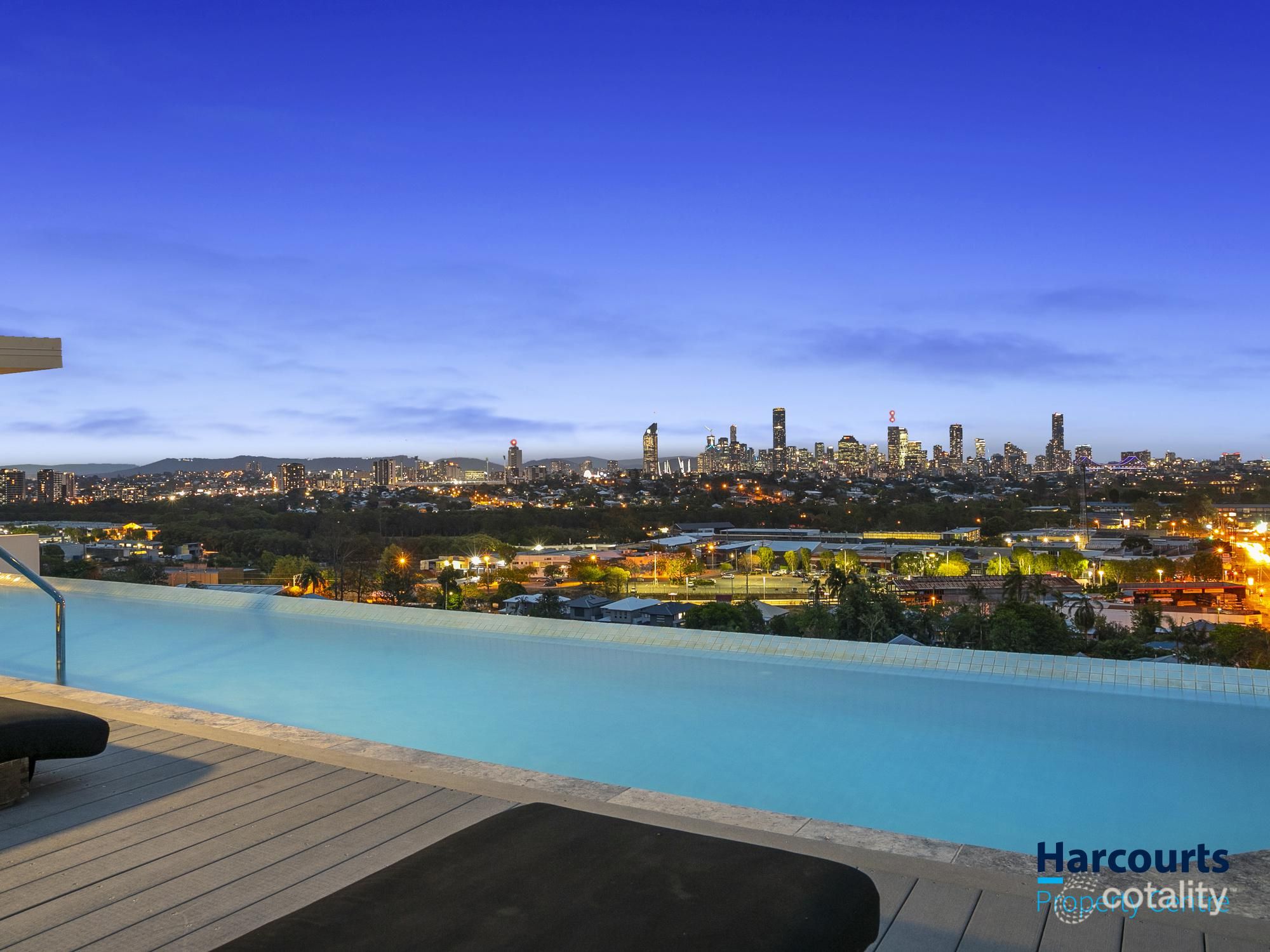 1069/123 Cavendish Rd, Coorparoo, QLD 4151