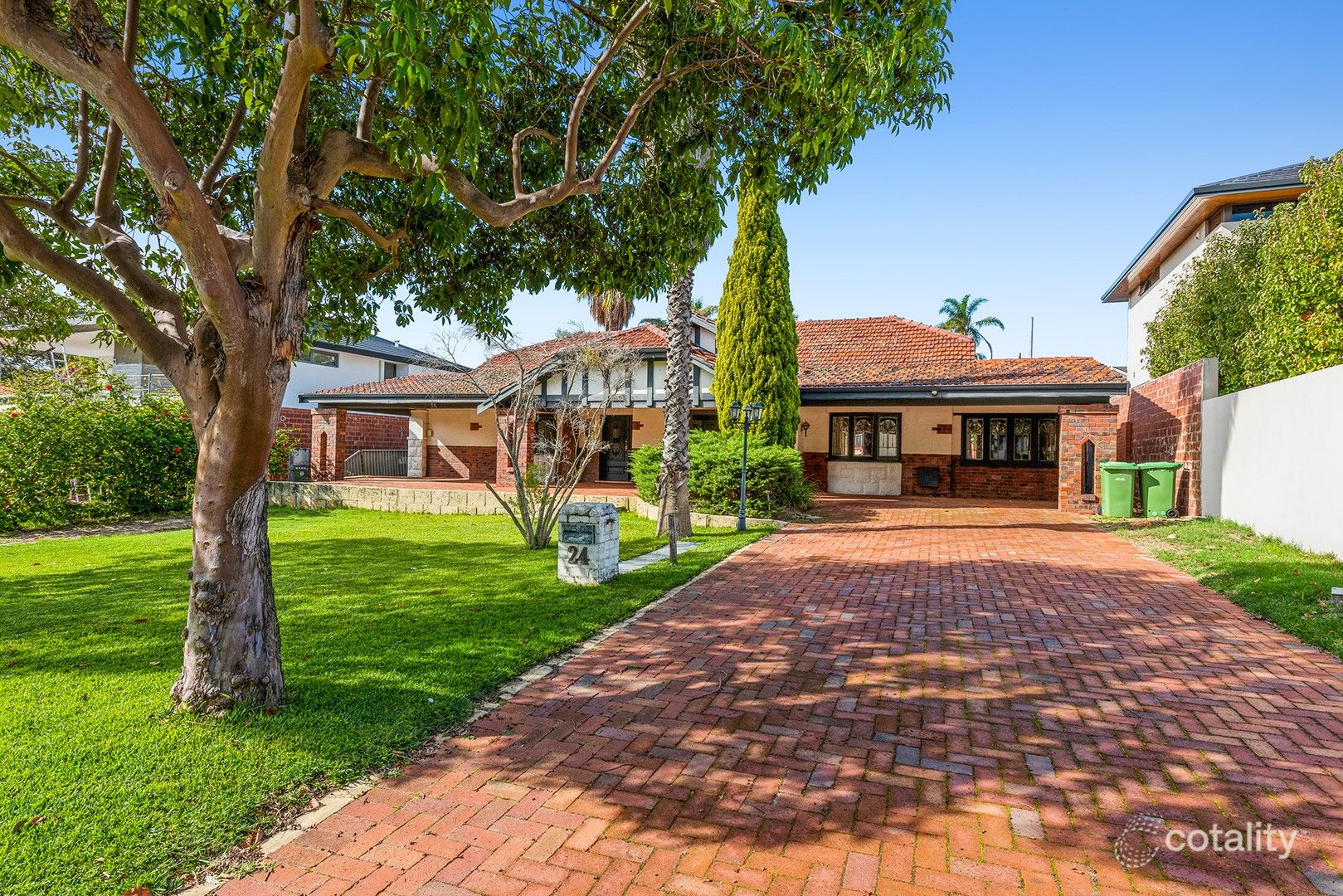 24 Hobbs Ave, Dalkeith, WA 6009