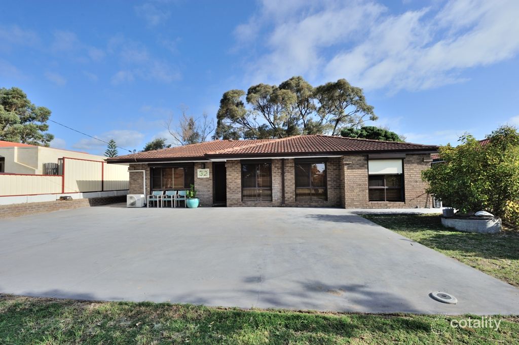 32 Bates Way, Warnbro, WA 6169