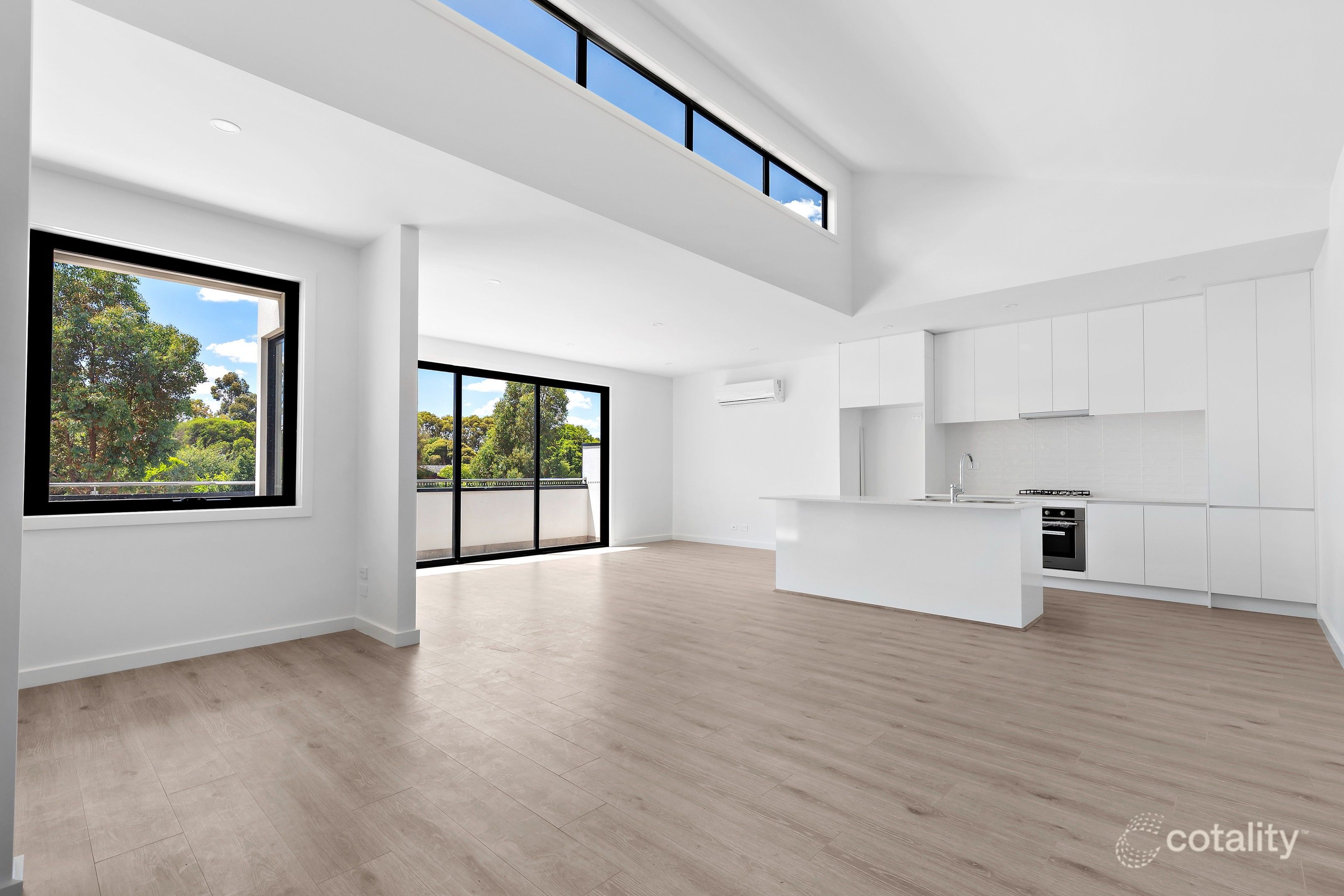 2/14a Mcewen Dr, Sunbury, VIC 3429