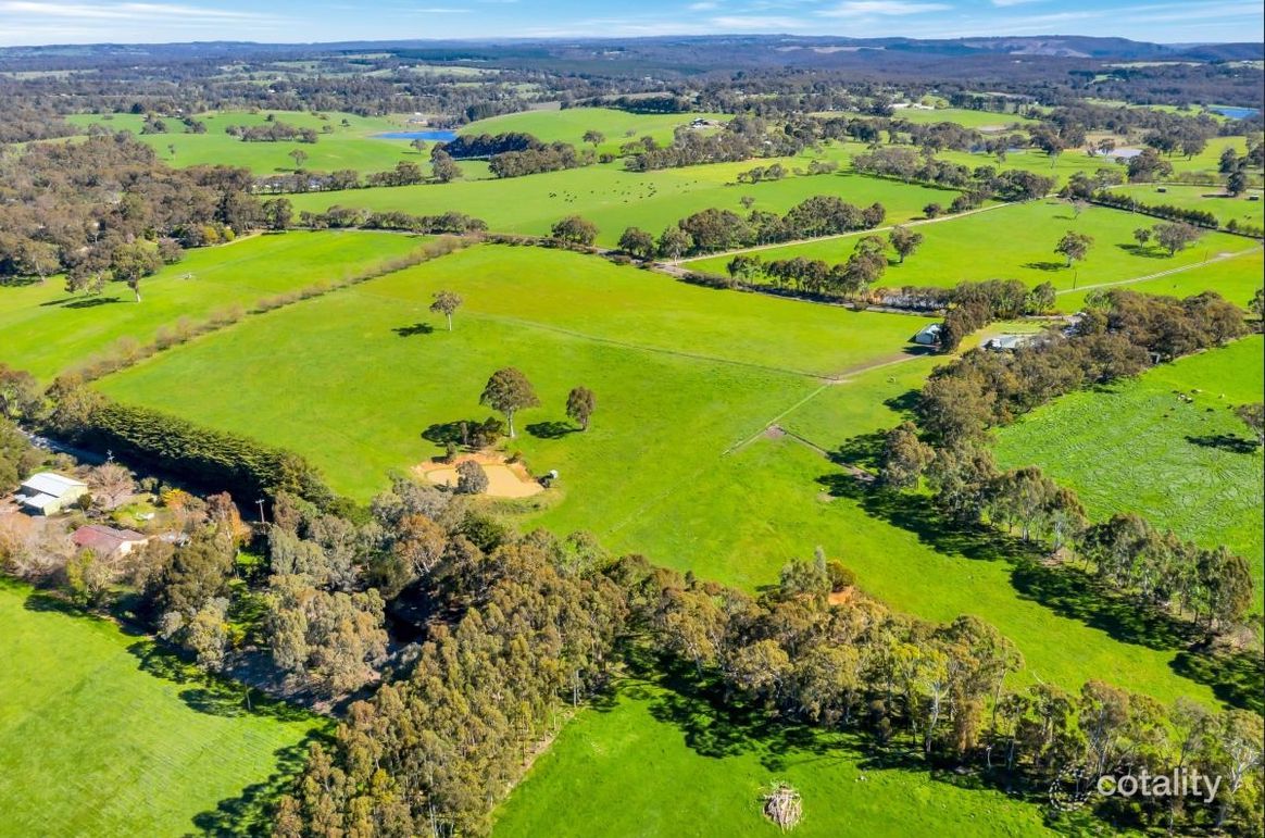 131 Diggings Rd, Chapel Hill, SA 5153