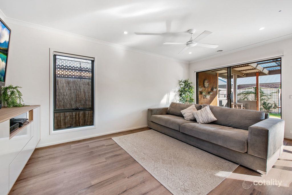 17 Shaw Rd, Officer, VIC 3809