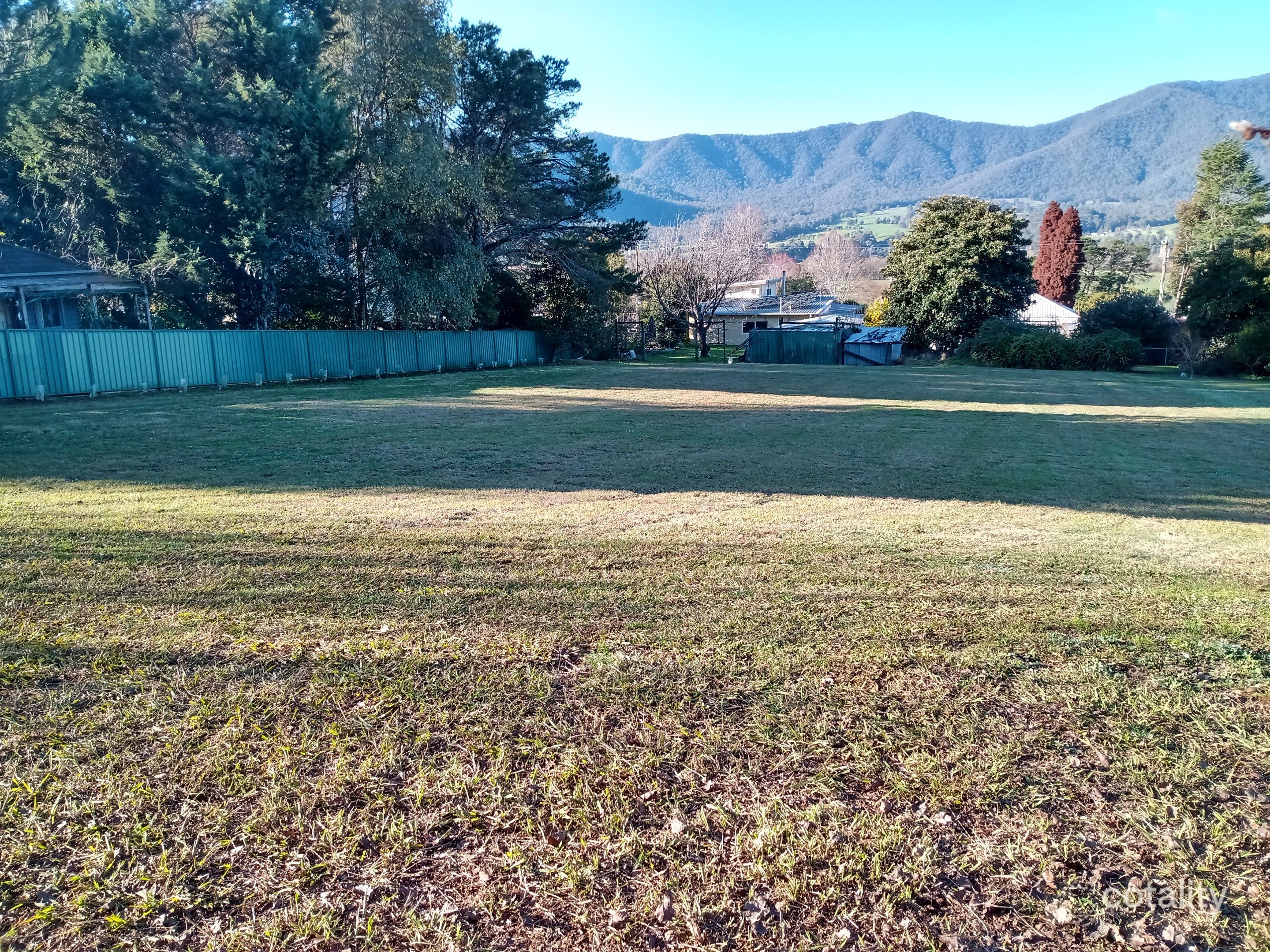 7 Charles St, Tawonga, VIC 3697