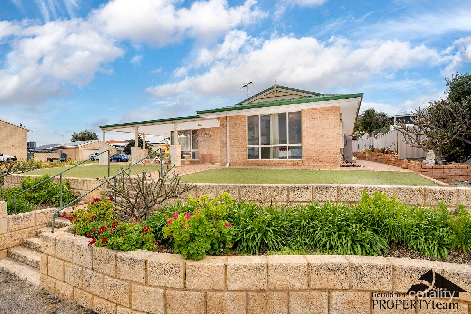 32 Oceanside Dr, Wandina, WA 6530