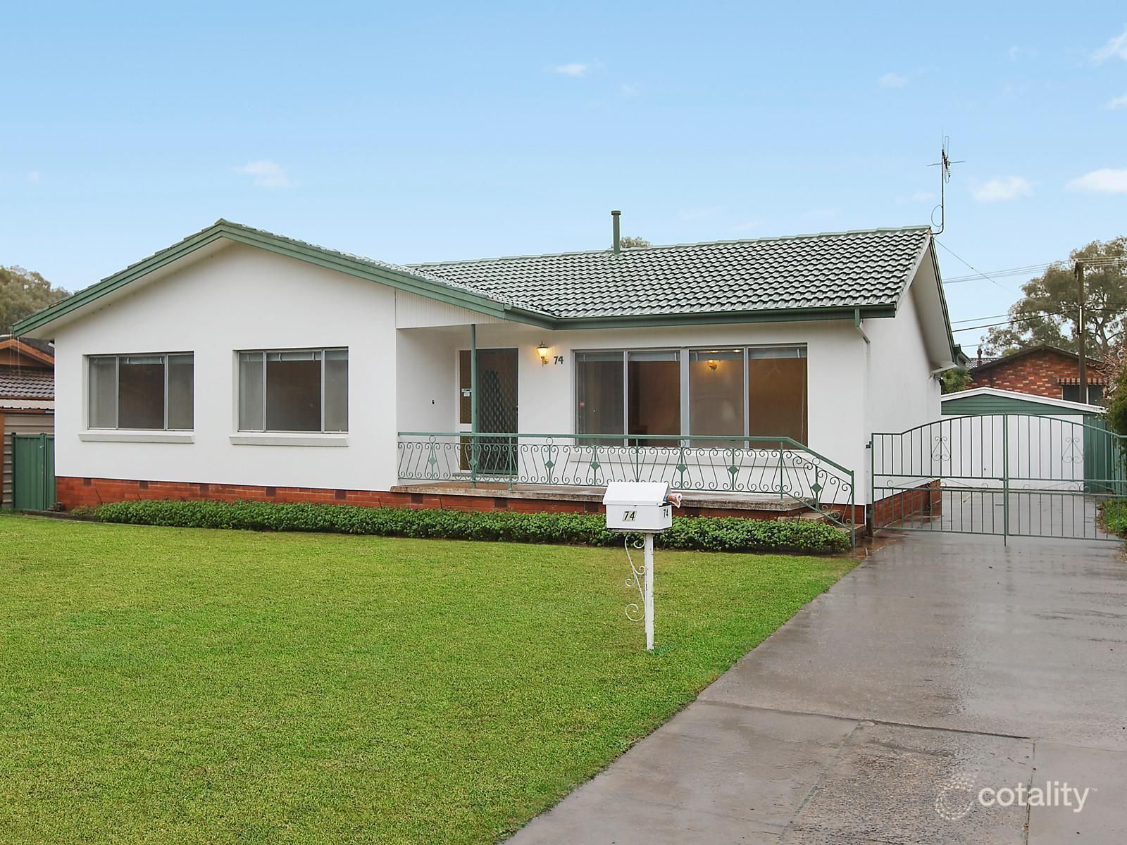 74 Spowers Cct, Holder, ACT 2611