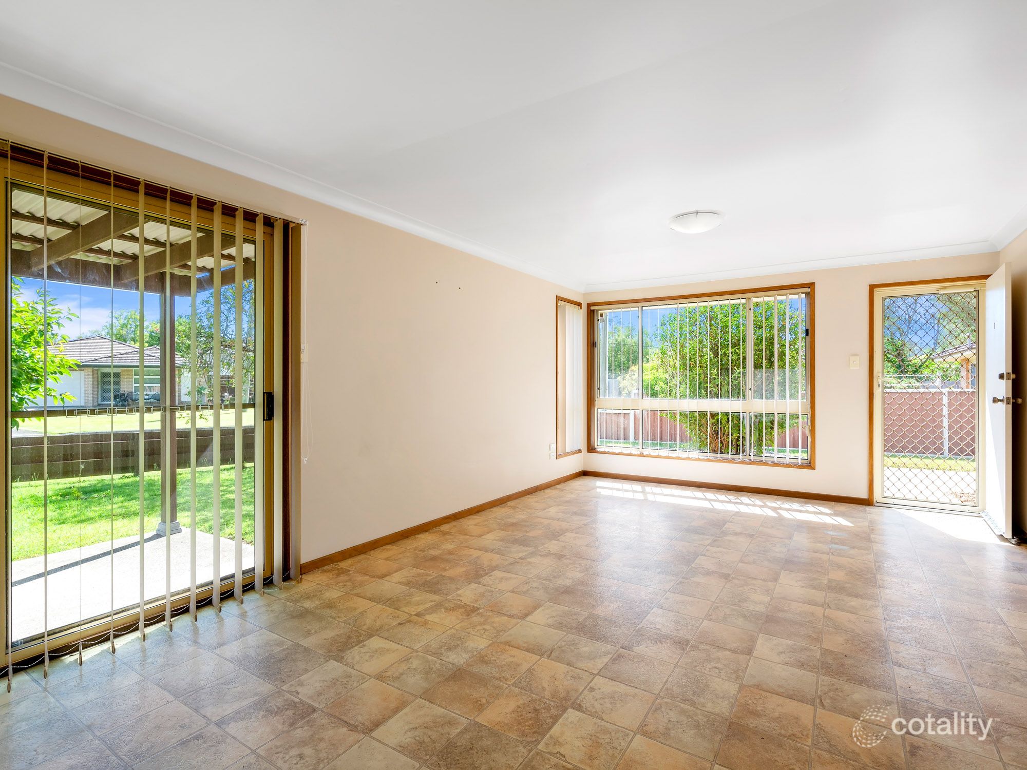 1/25 Dog Trap Rd, Ourimbah, NSW 2258