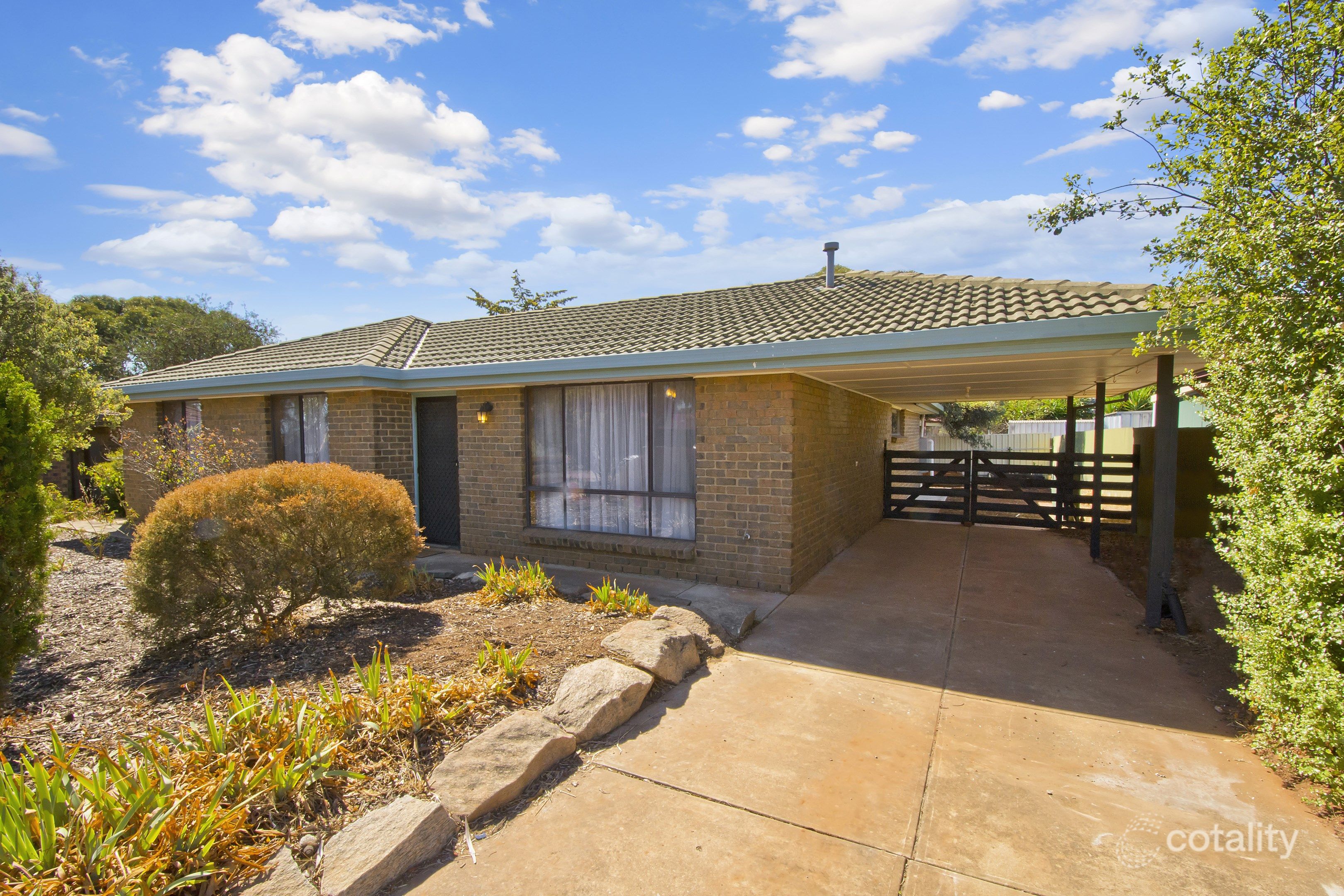 8 Cardiff Ct, Craigmore, SA 5114