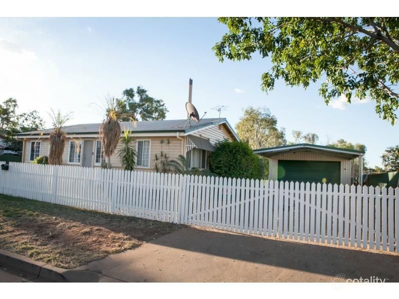 26 Alamanda St, Parkside, QLD 4825