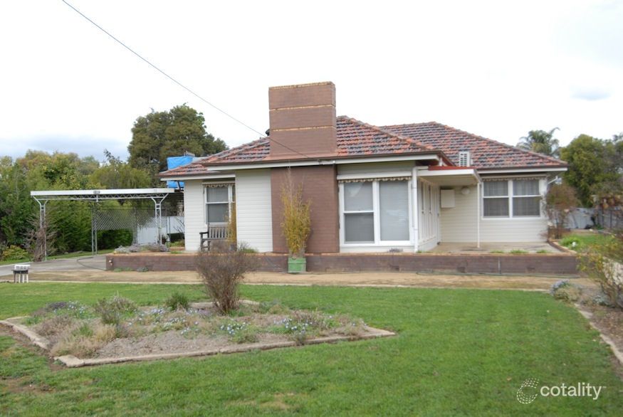 92 Crispe St, Deniliquin, NSW 2710
