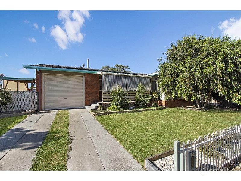12 Pearce St, California Gully, VIC 3556