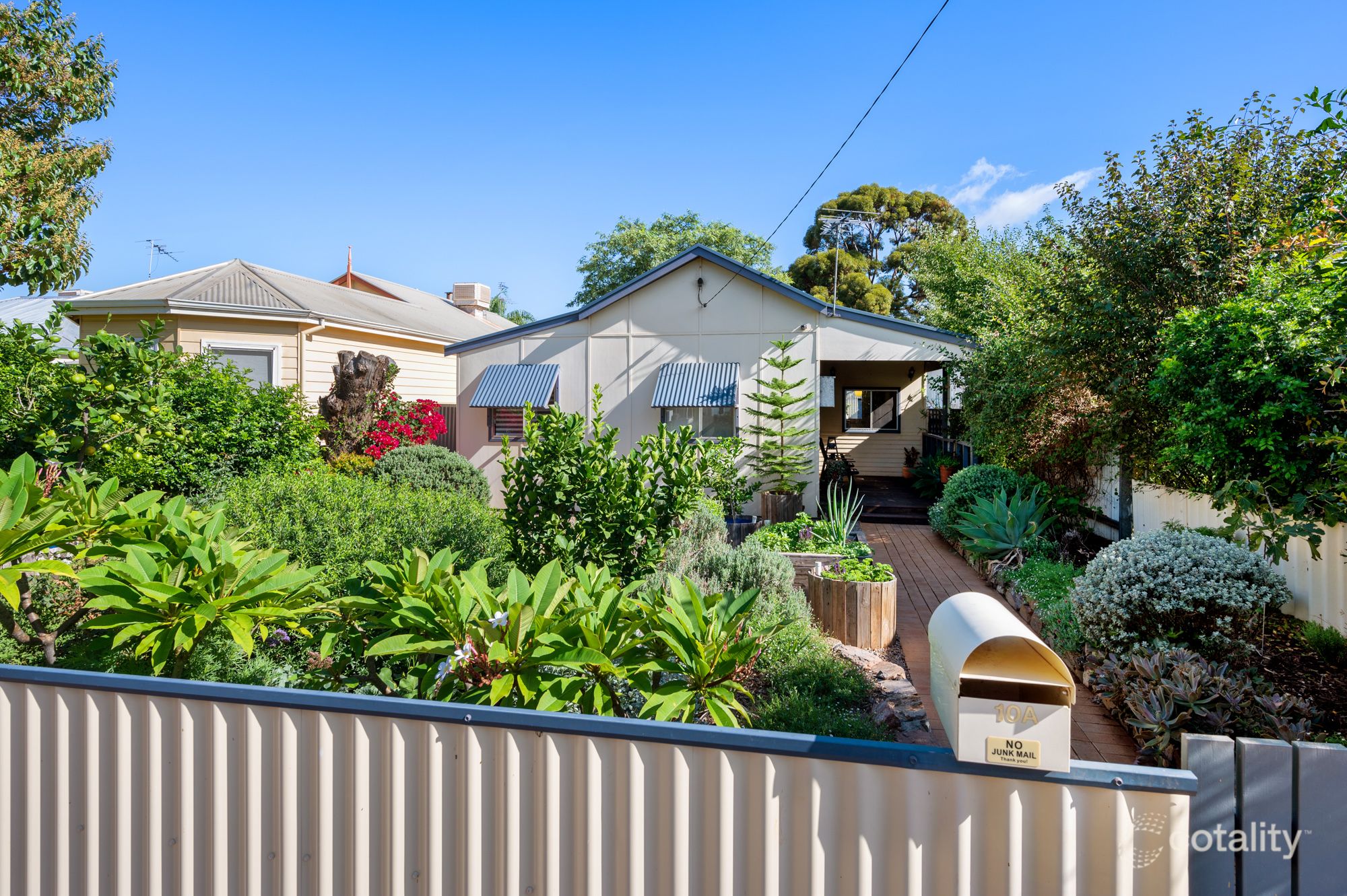 10a Addis St, Lamington, WA 6430