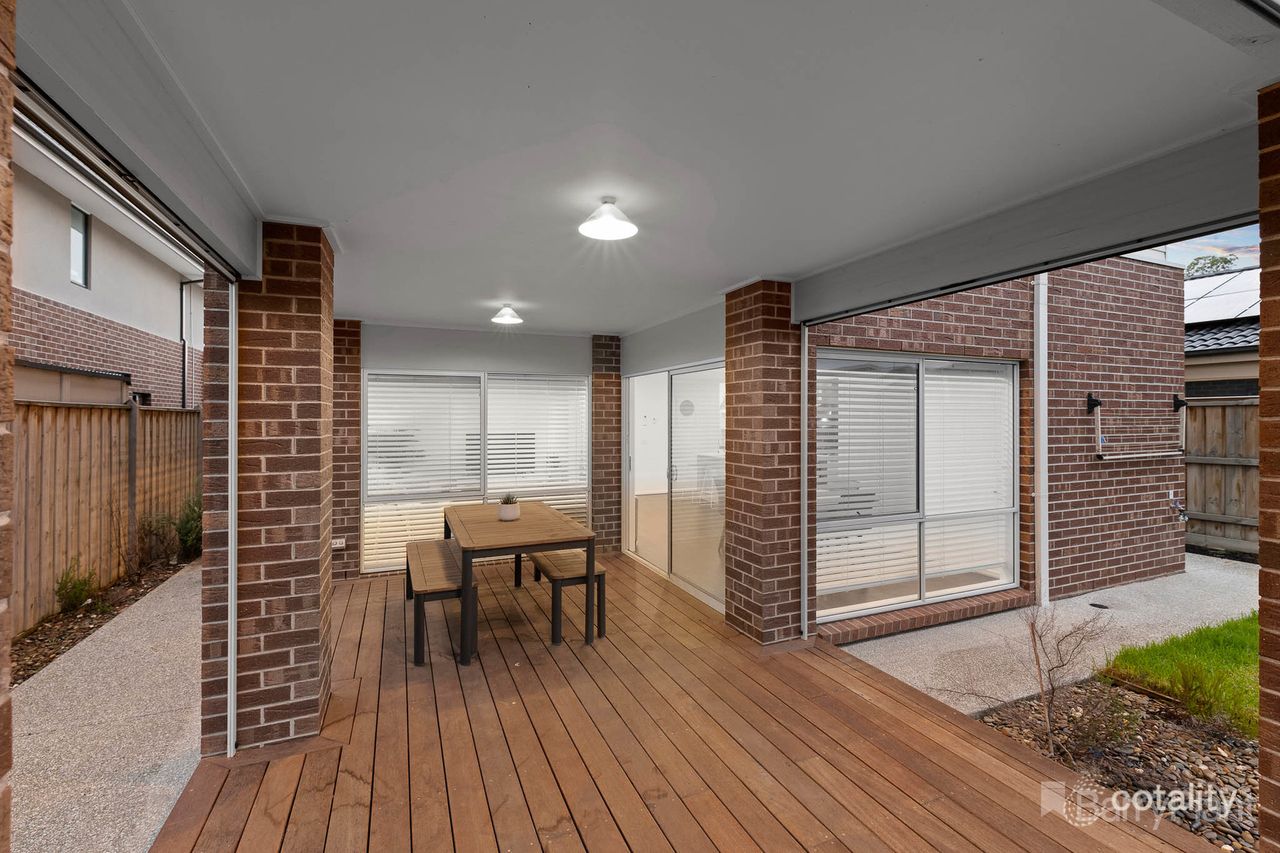 32 Millicent Pde, Officer, VIC 3809