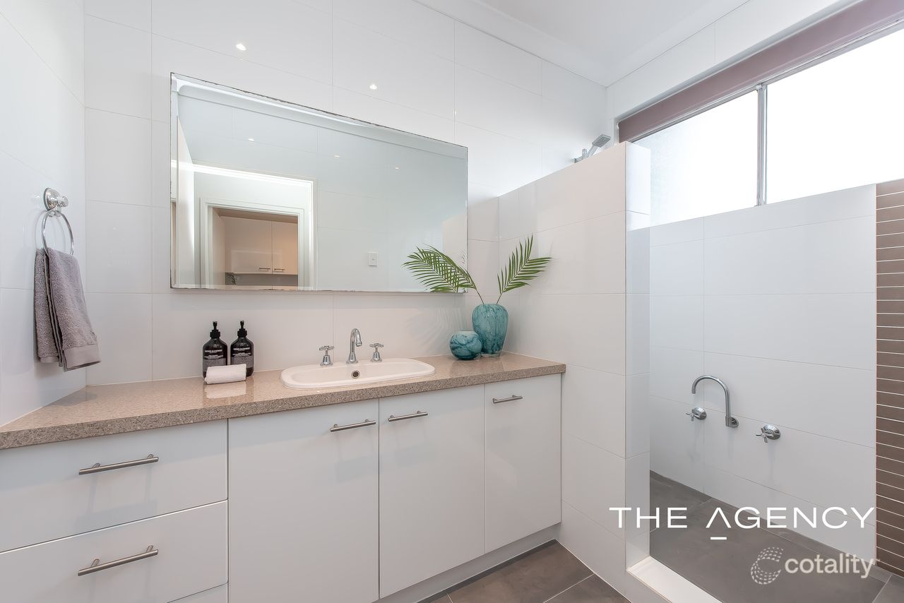 3 Hicks Way, Hillarys, WA 6025