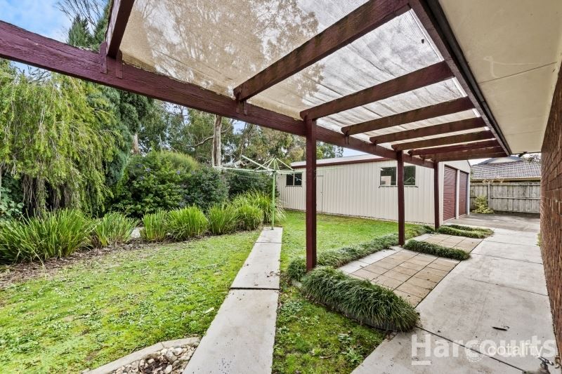 6 Laurine Ct, Wendouree, VIC 3355