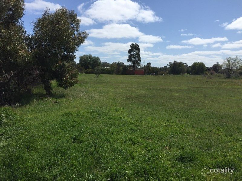 18 Mckinnon Rd, Dunolly, VIC 3472