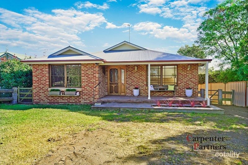 18 West Pde, Buxton, NSW 2571