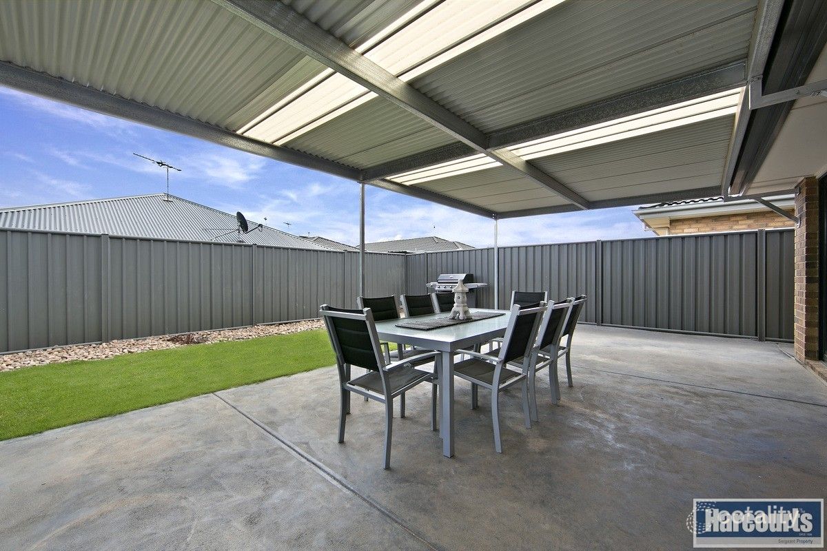 12 Oakwood Cct, Munno Para West, SA 5115