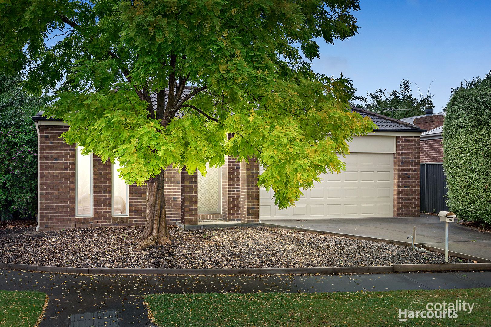 18 Britton Dr, Pakenham, VIC 3810