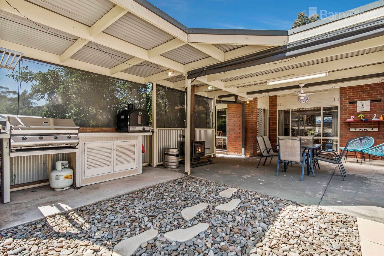 6 Cooper Gr, Strathfieldsaye, VIC 3551