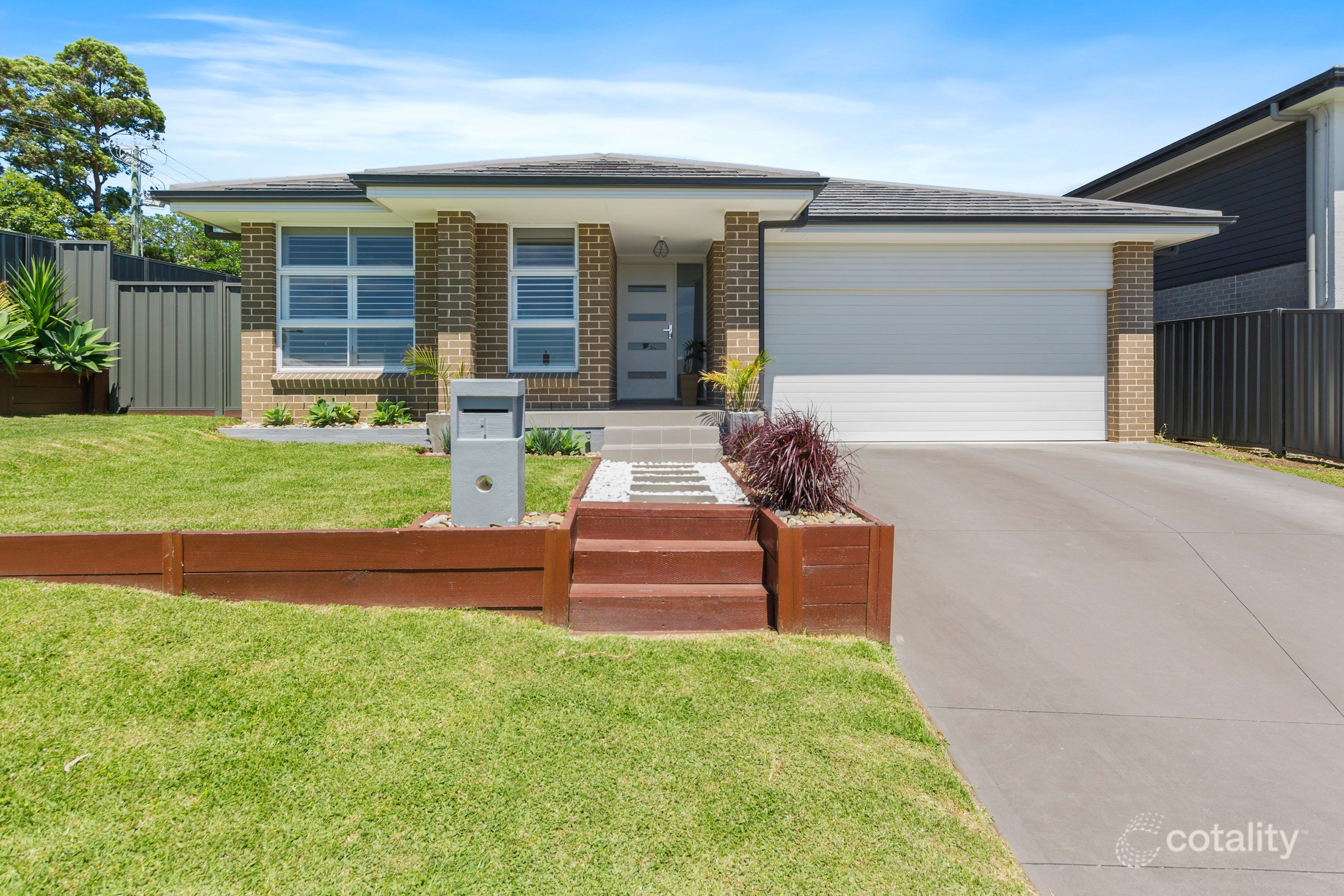 1 Kestrel Ave, Horsley, NSW 2530