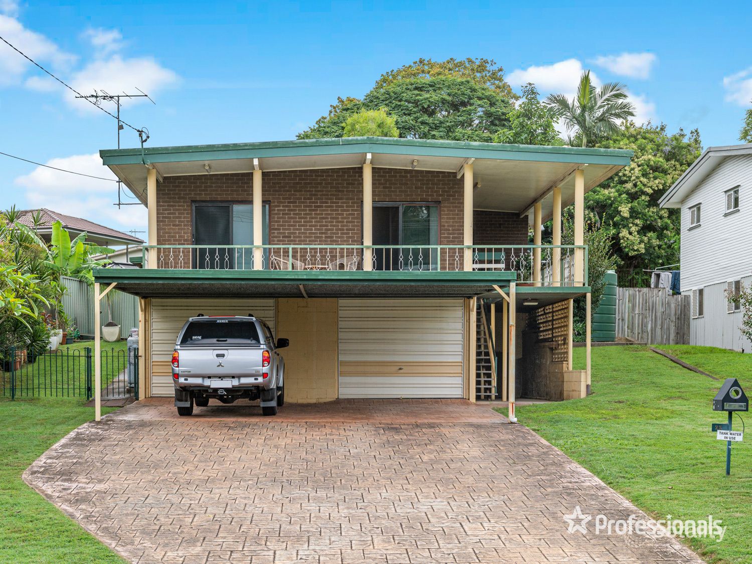 22 Dunbil Ave, Ferny Hills, QLD 4055