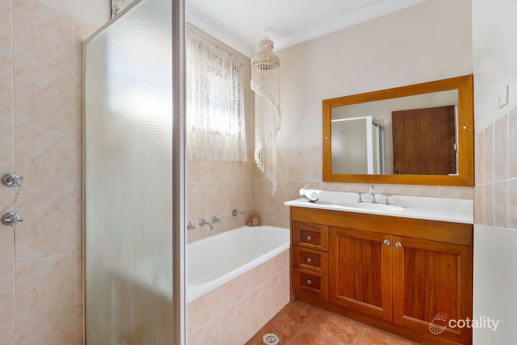 39 Wendlebury Rd, Chipping Norton, NSW 2170