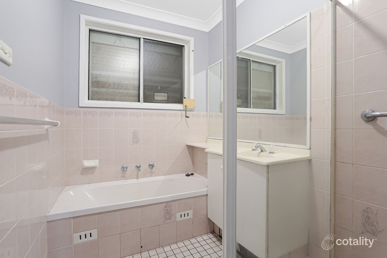50 Jersey Pde, Minto, NSW 2566