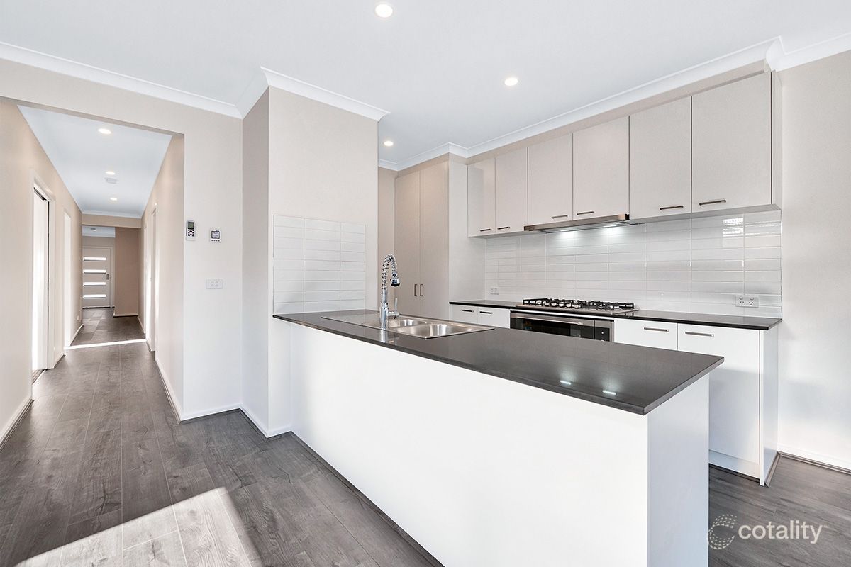 15 Pelagos Dr, Clyde, VIC 3978