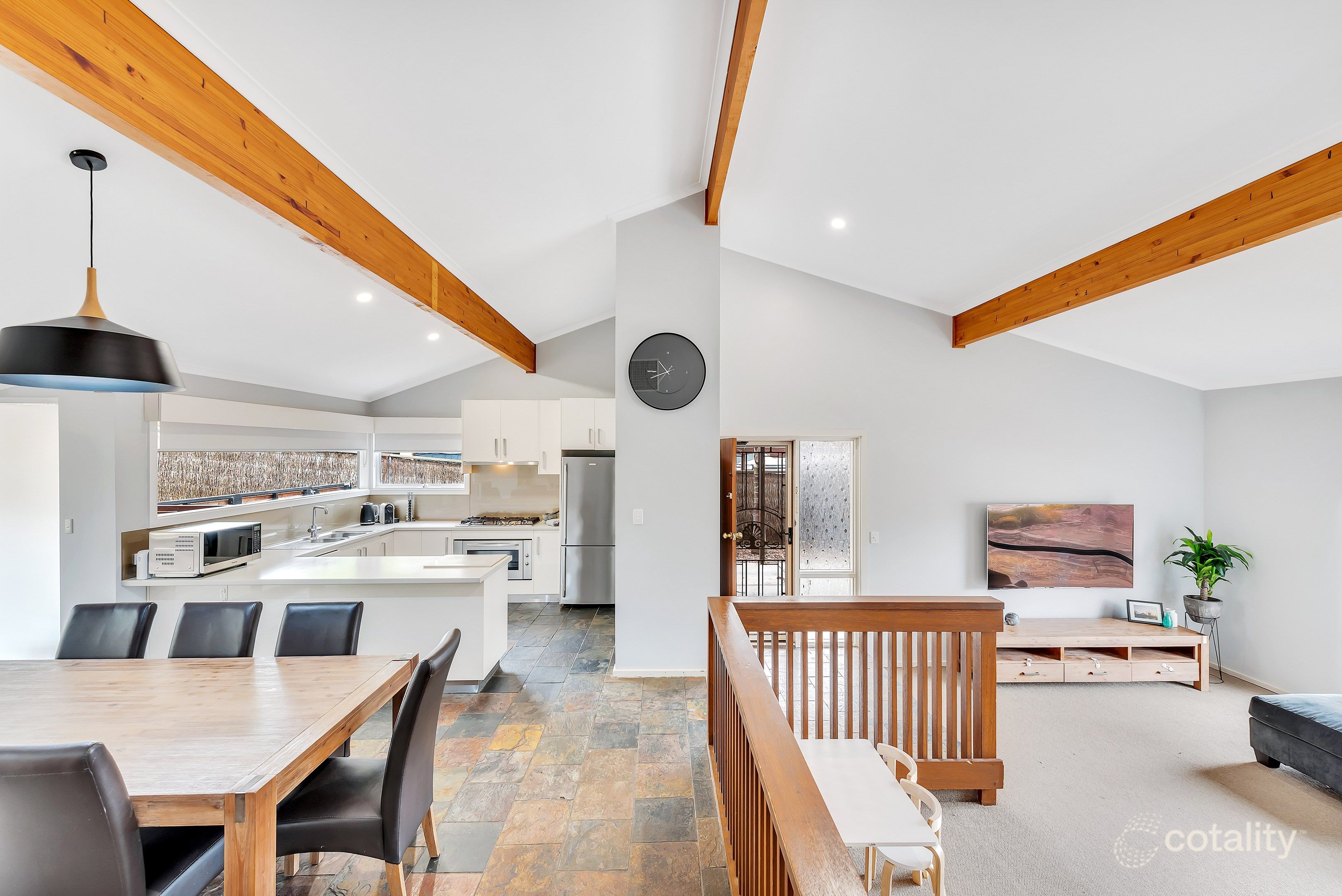 15 Sunnymeade Dr, Aberfoyle Park, SA 5159
