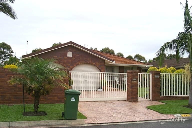 17 Willis Ct, Mermaid Waters, QLD 4218